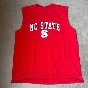 NC State Wolfpack Sleeveless Tee – Red Gildan Heavy Cotton